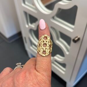 Elegant Gold Filigree Ring
